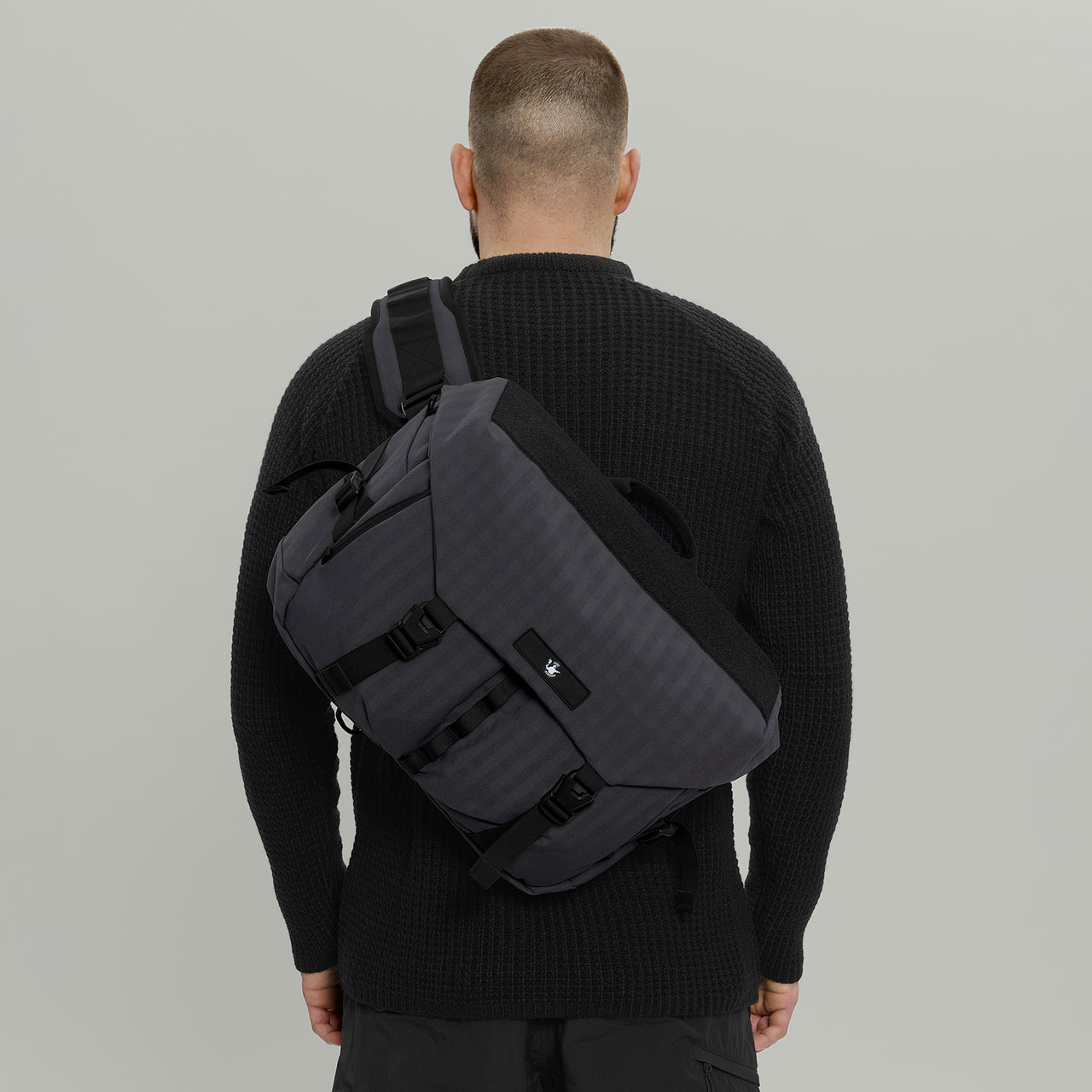 Messenger Bag F18 Gen.1 RD-MB-F18_GEN.1 (SS26) GRAPHITE