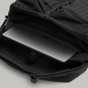 Messenger Bag F18 Gen.1 RD-MB-F18_GEN.1 (FW25) BLACK