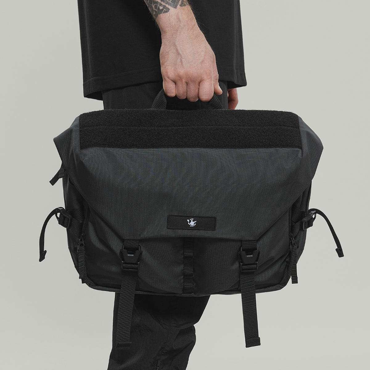 Messenger Bag F18 Gen.1 RD-MB-F18_GEN.1 GRAPHITE