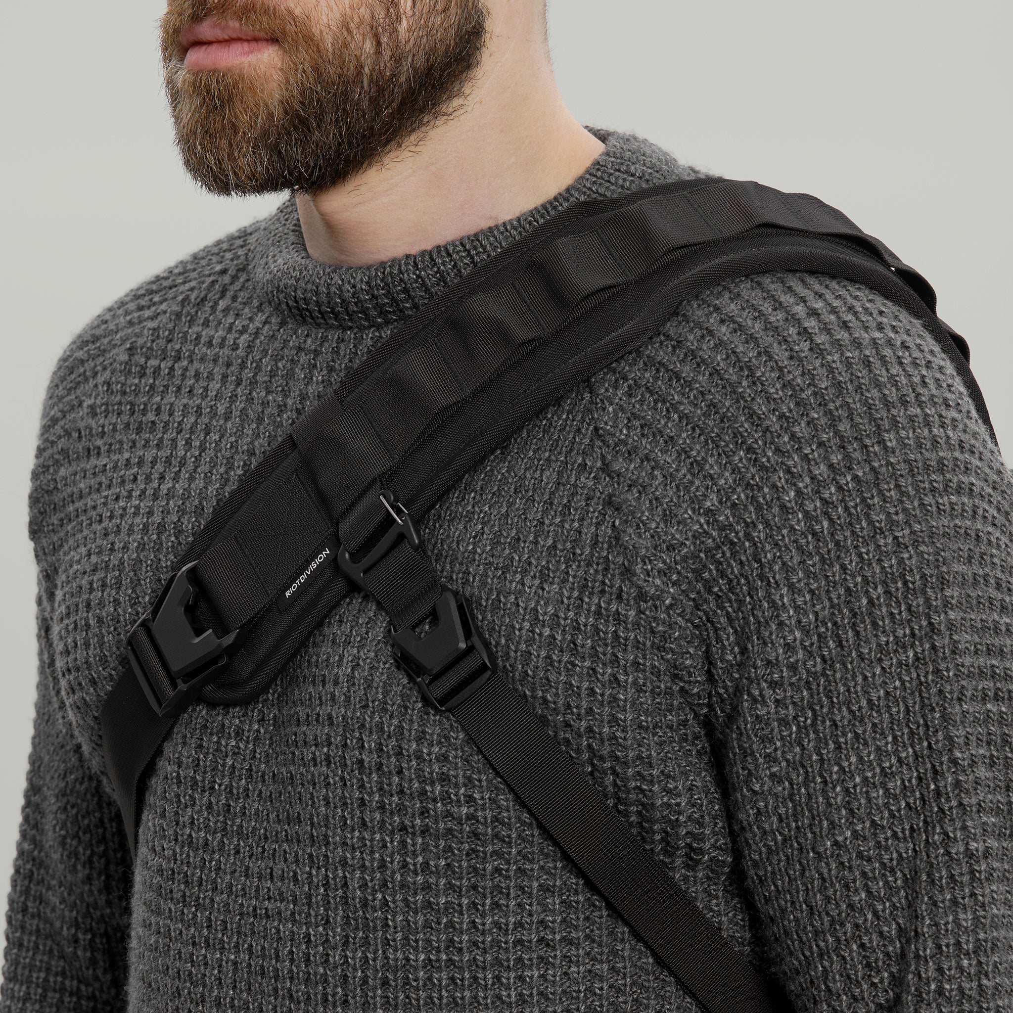 Messenger Bag F18 Gen.1 RD-MB-F18_GEN.1 (FW25) BLACK – RIOT DIVISION